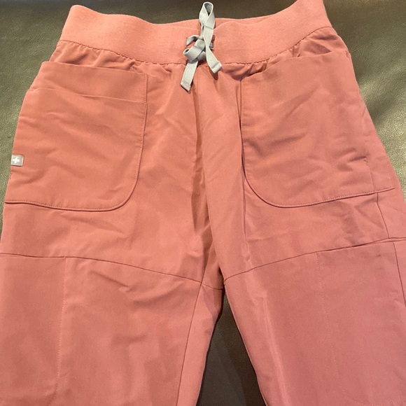 Figs XS Tall Joggers in Mauve - Picture 1 of 4